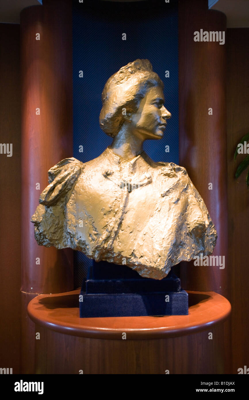 Buste de la reine Elizabeth 2 dans le Queens Prix sur navire Cunard QE2 Banque D'Images