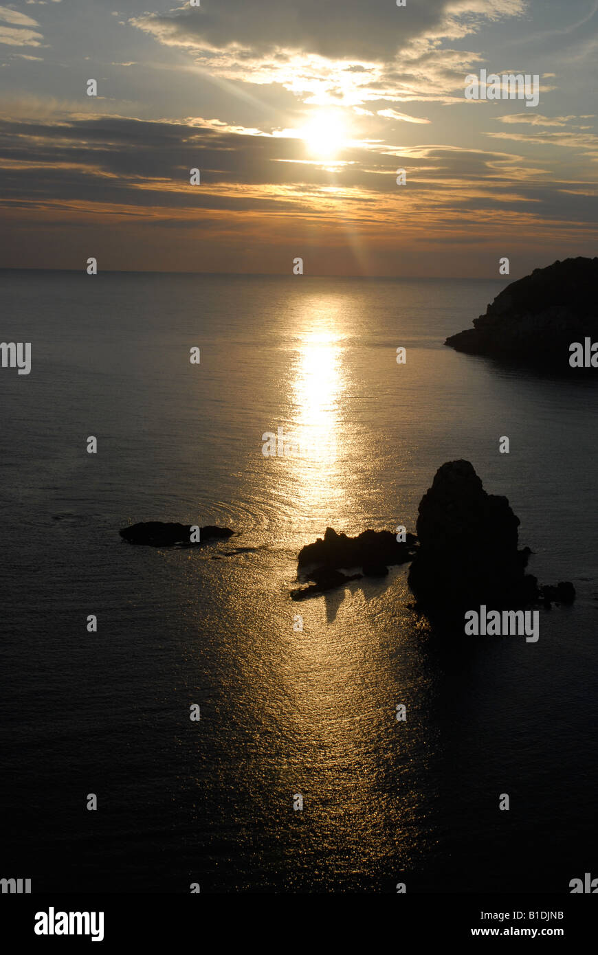 Voir à l'aube de la Prim, Cabo de San Martin de l'île de Portichol, Javea, Alicante Province, Comunidad Valenciana, Espagne Banque D'Images
