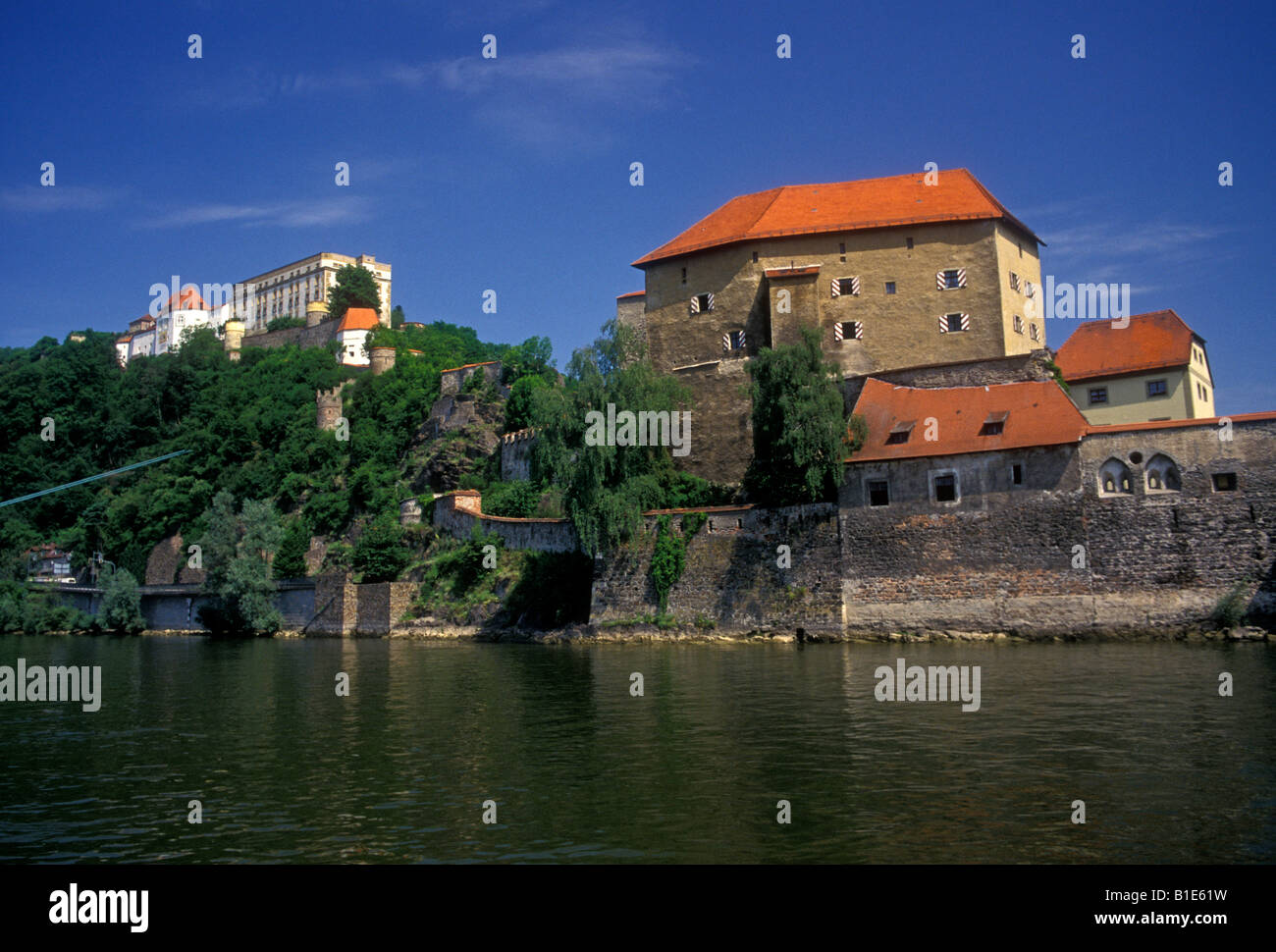 Ci-dessus à gauche, Veste Oberhaus Veste, niederhaus, ci-dessous à droite, Danube, ville de Passau, Passau, Bavière, Allemagne, Europe Banque D'Images