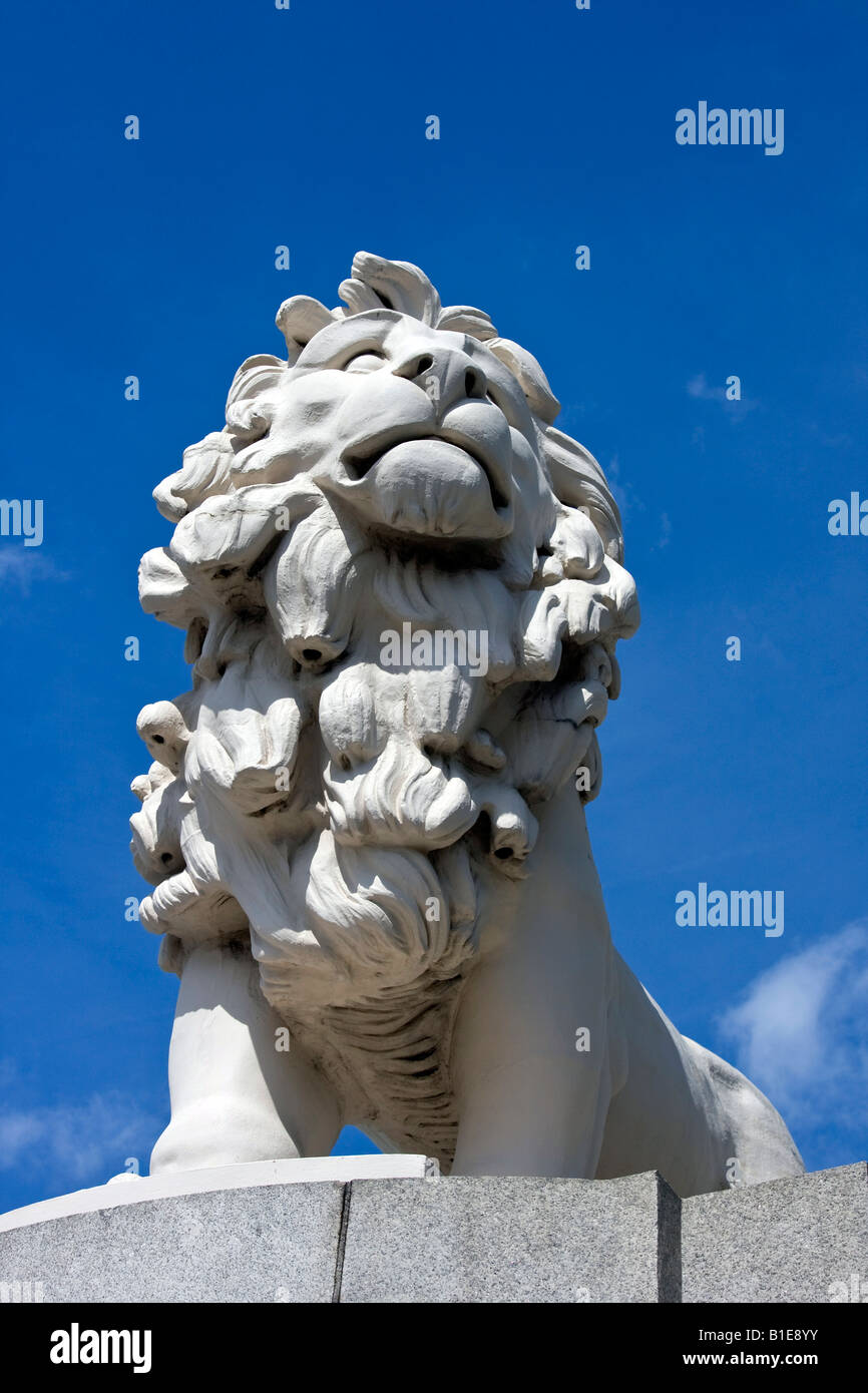 Lion en pierre sur le pont de Westminster à l'occasion du Jubilé à pied London England Banque D'Images Lion en pierre sur le pont de Westminster à l'occasion du Jubilé à pied London England Banque D'Images