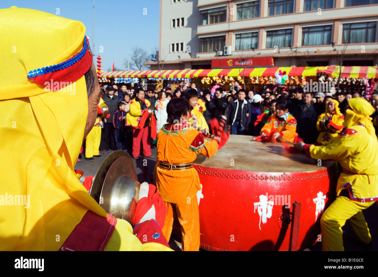 Chine Pékin Changdain foire de rue Nouvel An Chinois Festival de Printemps des artistes de tambours Banque D'Images