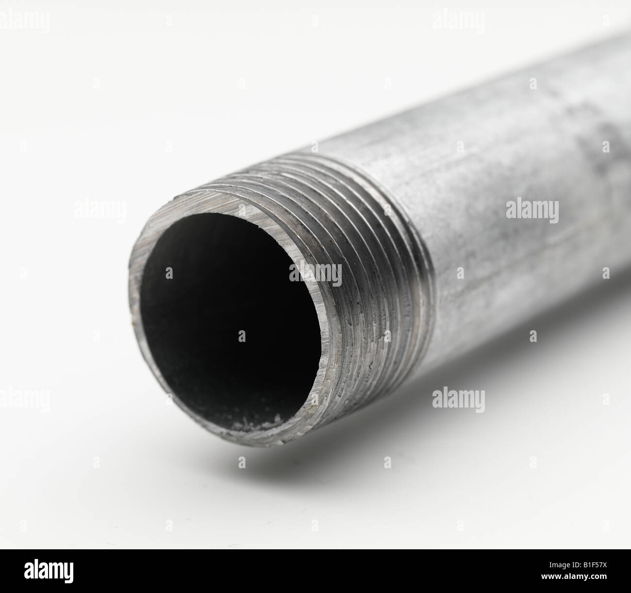 Le tube du tuyau en acier fer métal vis à filetage rey Photo Stock - Alamy