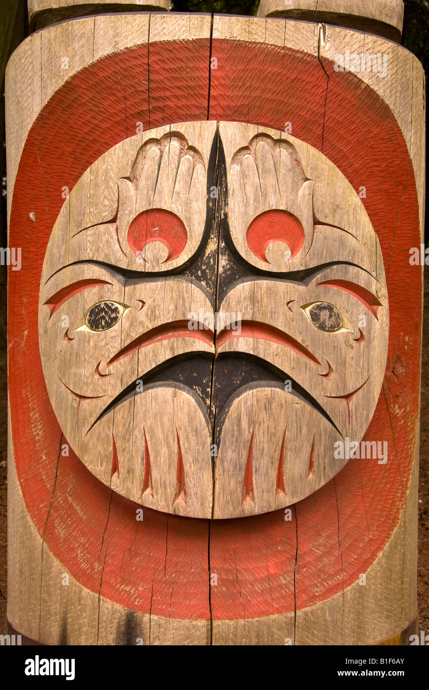 Visage Totem, Musée d'Anthropologie, Vancouver, BC, Canada Banque D'Images
