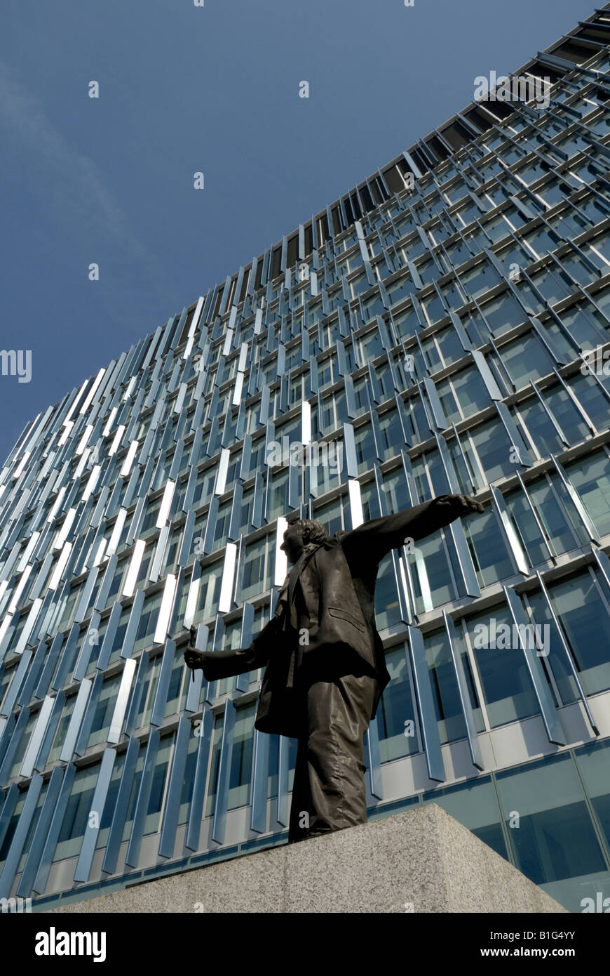 Statue par fun greyworld ipodtouch devant "le bâtiment", Londres Banque D'Images