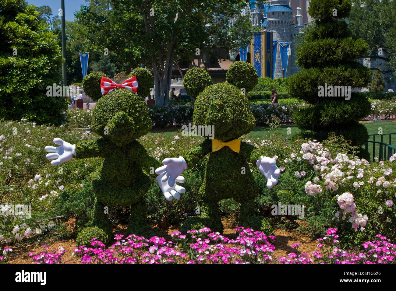 Mickey et Minnie Mouse arbustes topiaires à Walt Disney World Resort à Orlando en Floride Banque D'Images