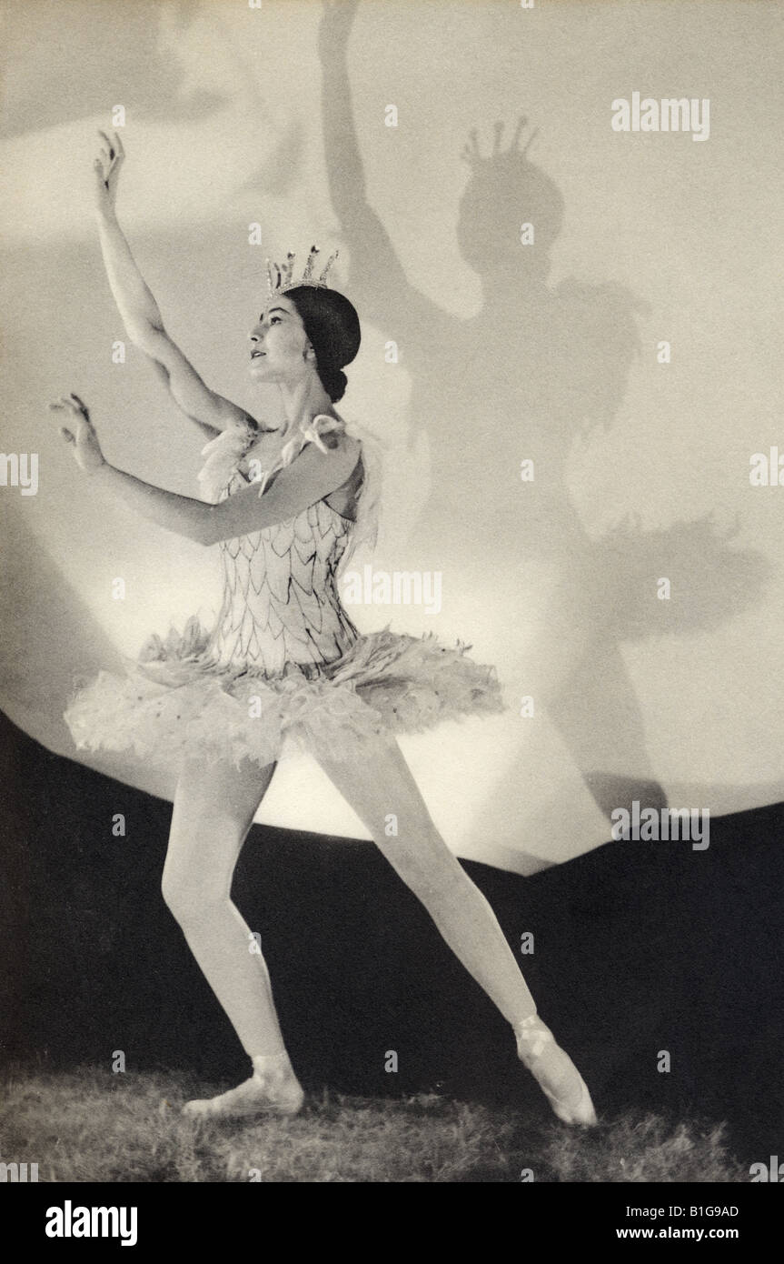 Dame Margot Fonteyn de Arias, 1919 - 1991. Britannique prima ballerina assoluta. Du livre Footnotes to the Ballet, publié en 1938. Banque D'Images