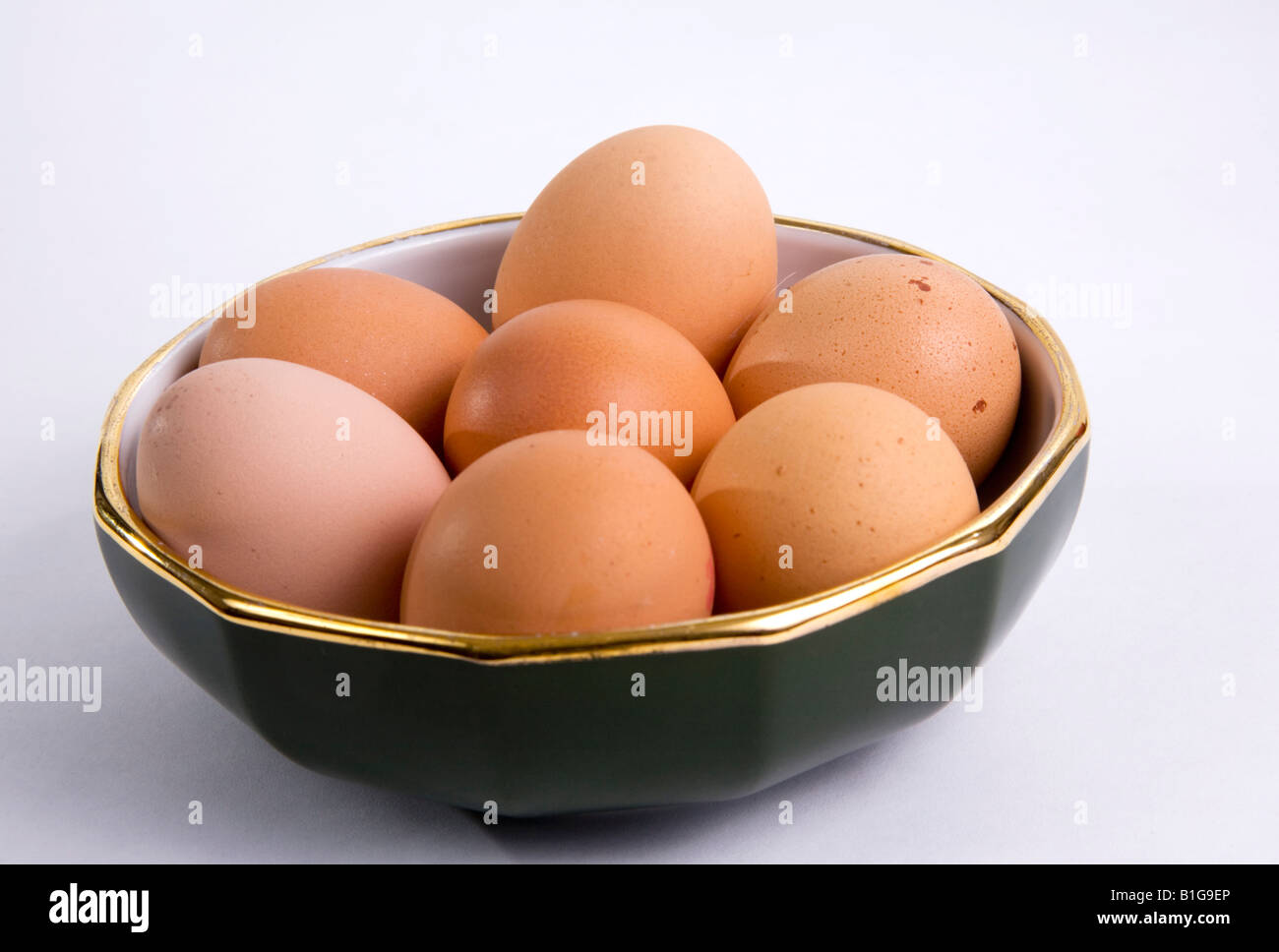 Des œufs dans un bol Banque D'Images
