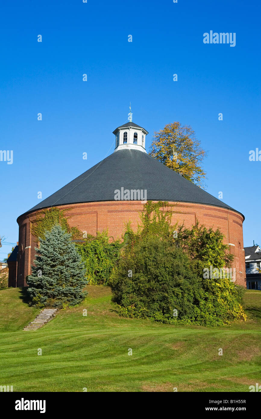 Low angle view of a church, Concord, New Hampshire, USA Banque D'Images