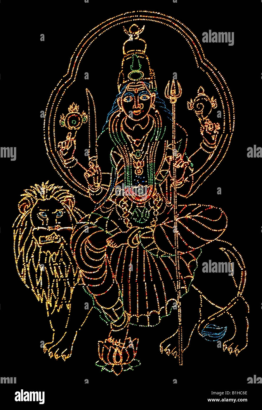 Grande chambre de lumières dans la forme de la Déesse Durga , Dassara , Inde Banque D'Images