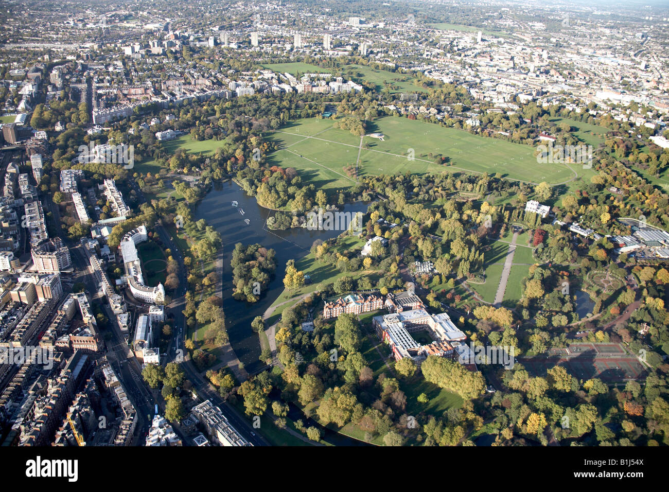 Vue aérienne au nord-ouest de la lac de plaisance la Webster University Regents Park St John s Bois Primrose Hill Camden Town Londres SW8 N Banque D'Images