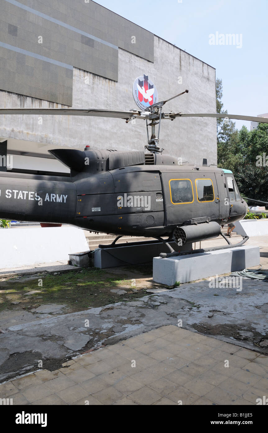 Hélicoptère américain au Musée des Crimes de guerre du Vietnam Ho Chi Minh City Banque D'Images