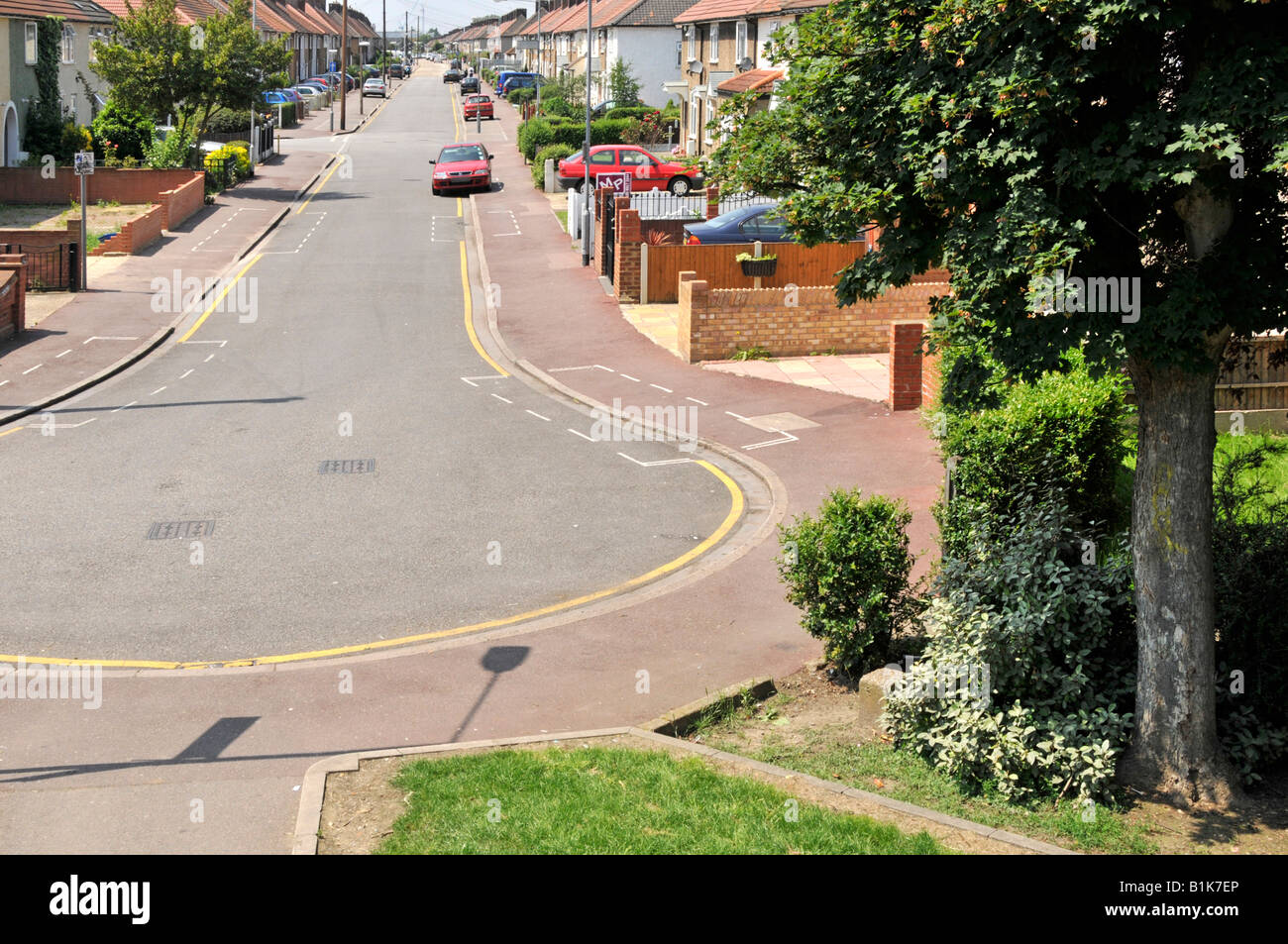 Long cul de sac rue Becontree domaine construit entre le les guerres en tant que développement massif du logement du conseil social font désormais partie Privé Barking & Dagenham Royaume-Uni Banque D'Images