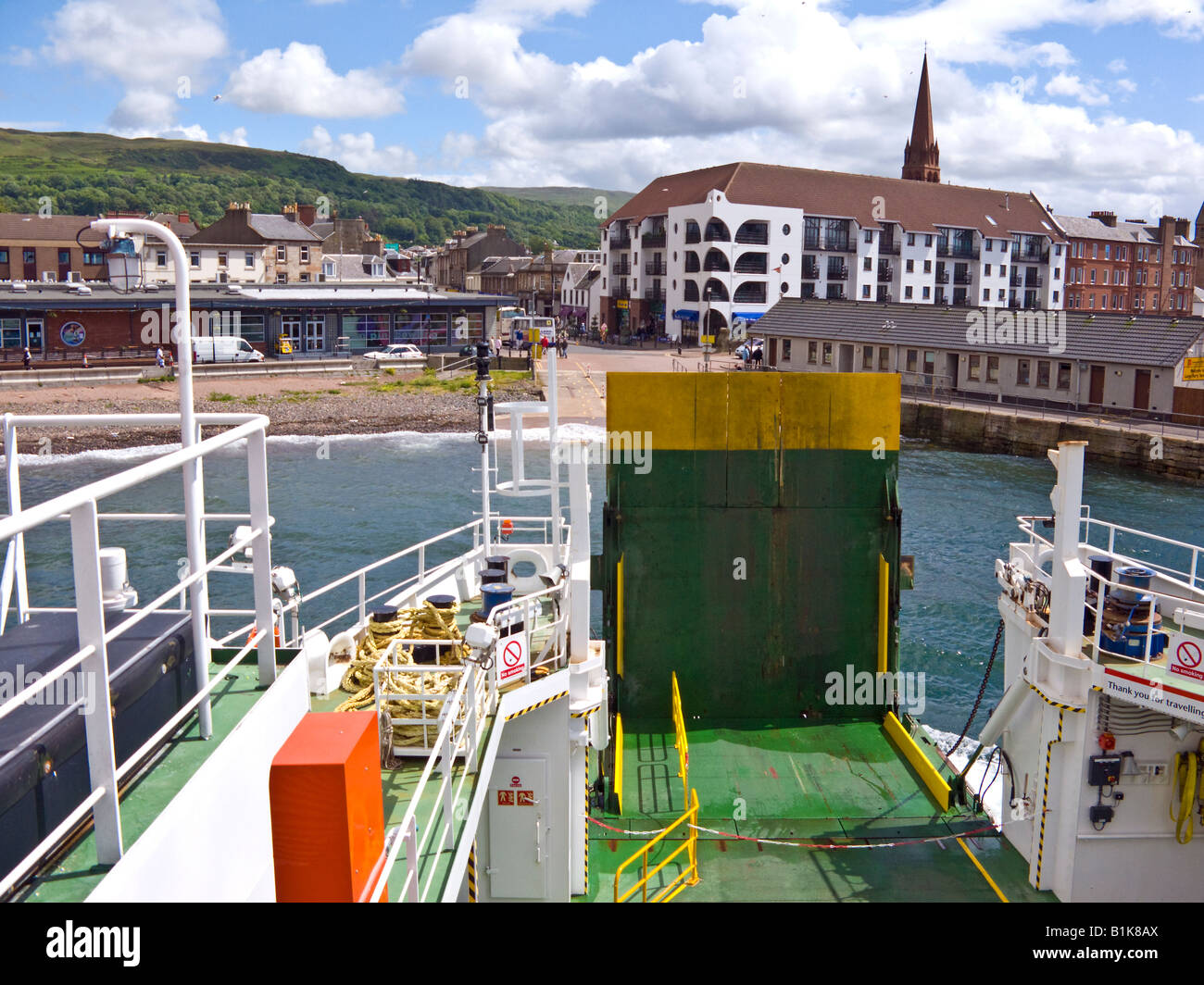 À bord du traversier M.V. Millport à Largs Loch Shira pendant qu'elle s'approche de la cale de Largs Banque D'Images