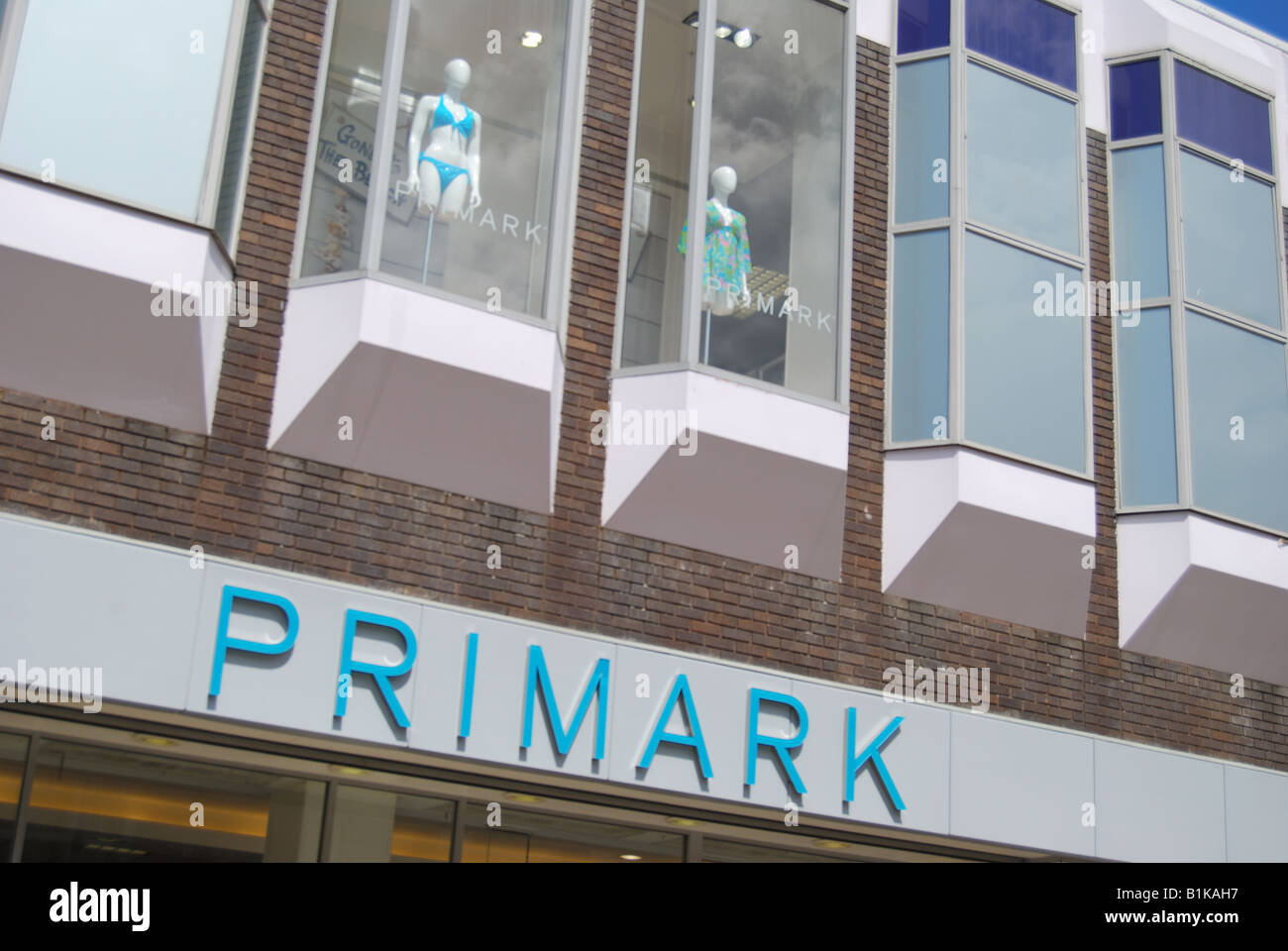 Primark magasin de vêtements, George Street, Luton, Bedfordshire, Angleterre, Royaume-Uni Banque D'Images