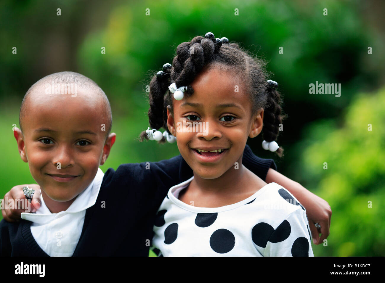 Royaume-uni londres portrait d'un jeune garçon et fille afro antillais Banque D'Images