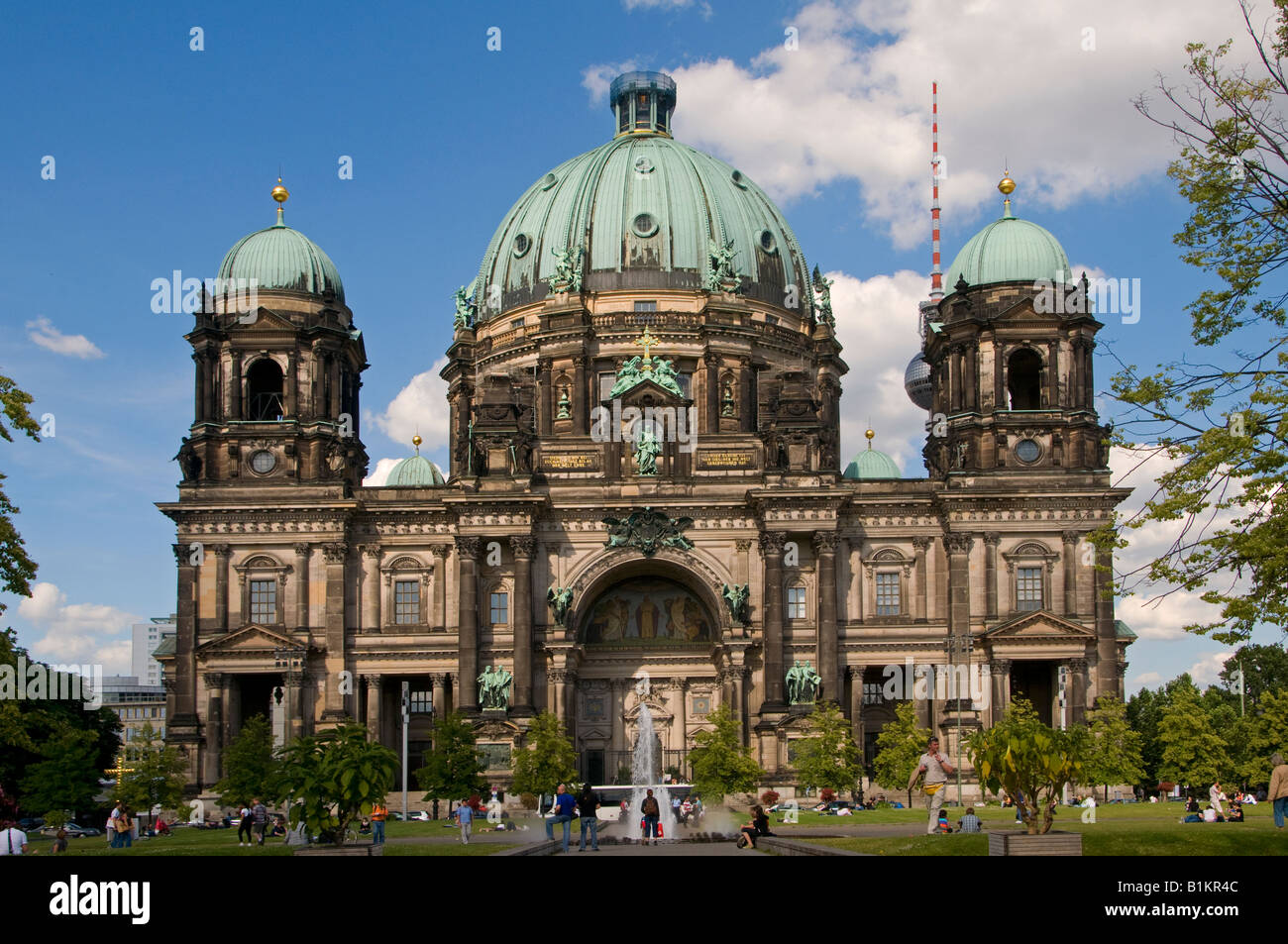 Extérieur de la cathédrale de Berlin également connue sous le nom de la paroisse évangélique suprême et de la Collégiale située sur l'île des musées Berlin Allemagne Banque D'Images