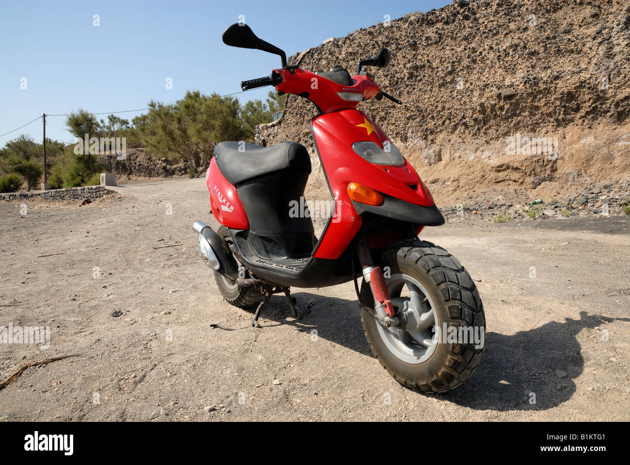 Scooter rouge Banque D'Images
