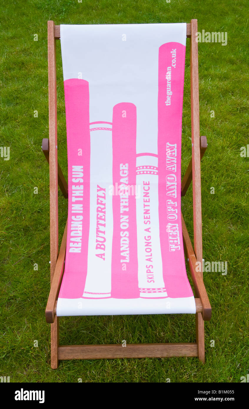 Transat promotionnels sur l'herbe au Guardian Hay Festival 2008 Hay-on-Wye Powys Pays de Galles UK UE Banque D'Images