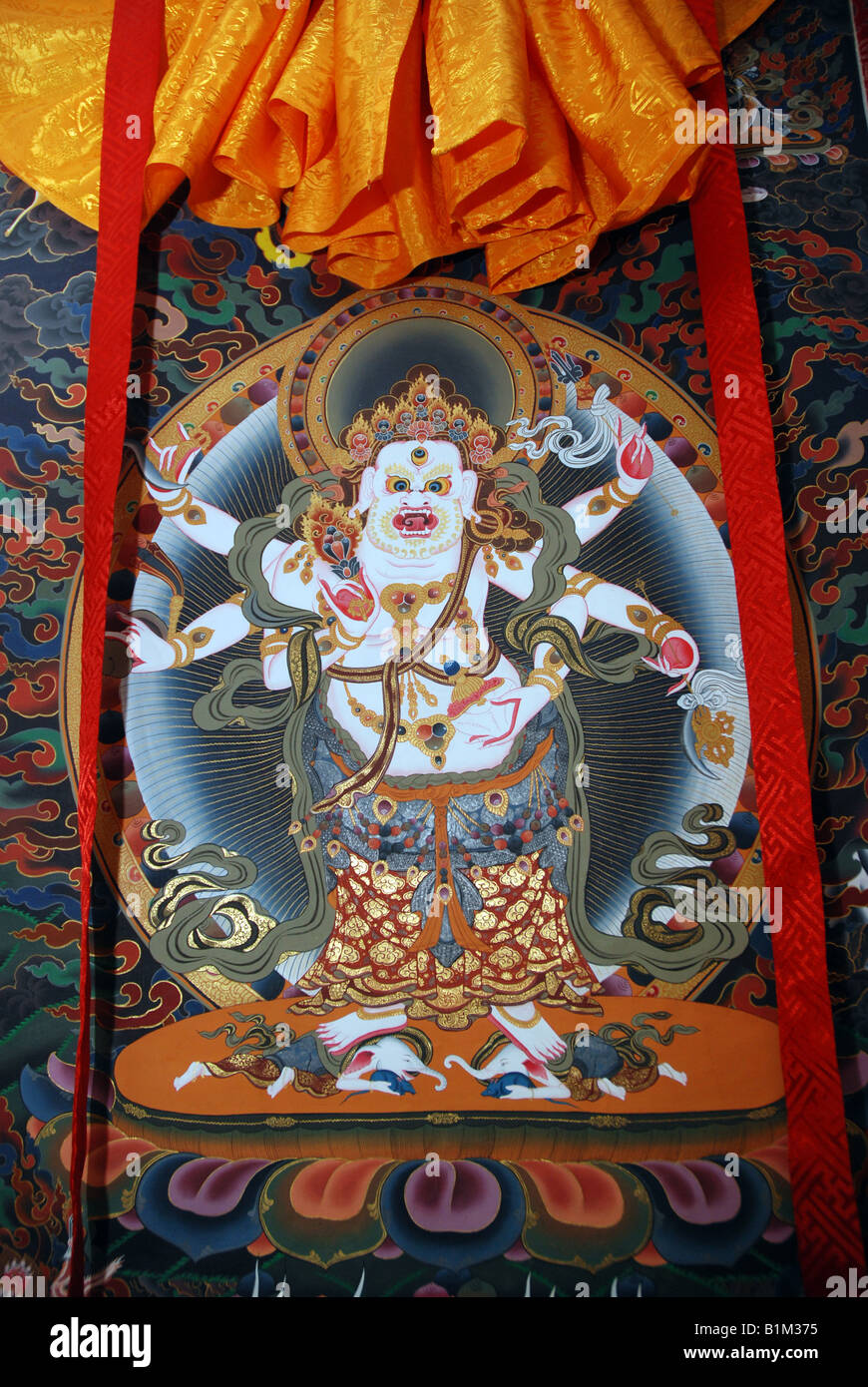 Thangka représentant six-armé de Mahakala Blanc - protecteur de Dharma dans le Vajrayana (Ex. Religion bouddhisme tibétain) Banque D'Images