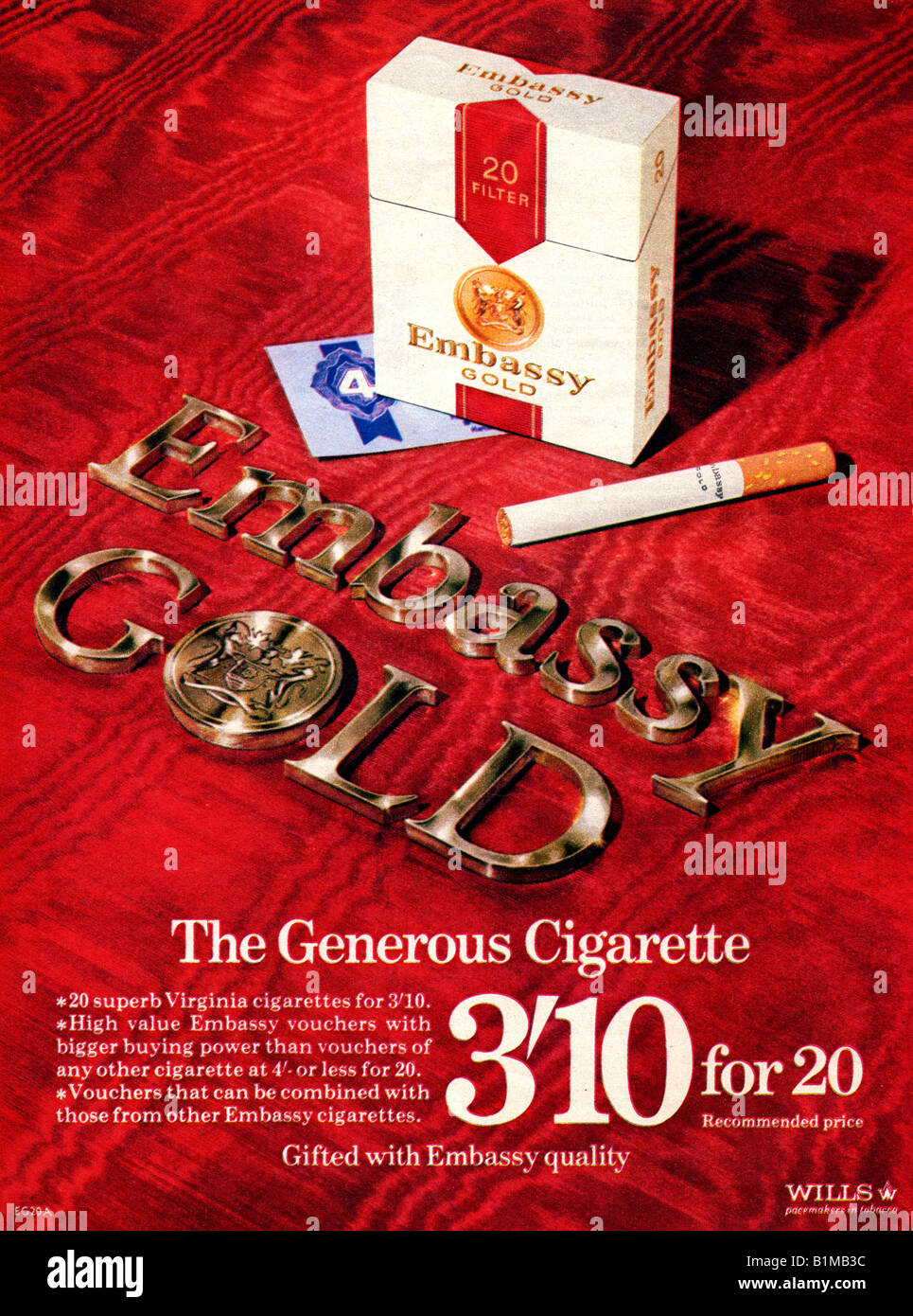 1970 publicité pour les cigarettes d'or de l'Ambassade avec les bons et sans avertissement de Santé du gouvernement pour un usage éditorial uniquement Banque D'Images