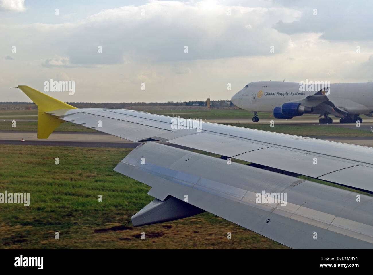 L'imposition d'avions commerciaux à l'aéroport de Stansted, Essex, Royaume-Uni. Banque D'Images