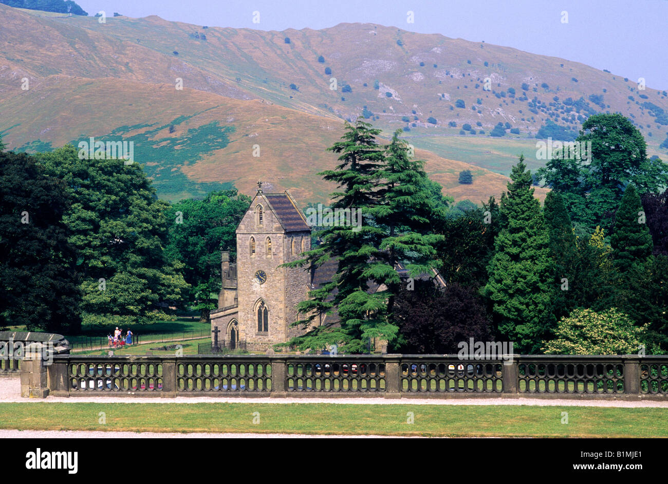 Village d'Ilam Ilam Église St Bernards Derbyshire Peak District Parc England UK Anglais médiéval paysage paysage architecture Banque D'Images