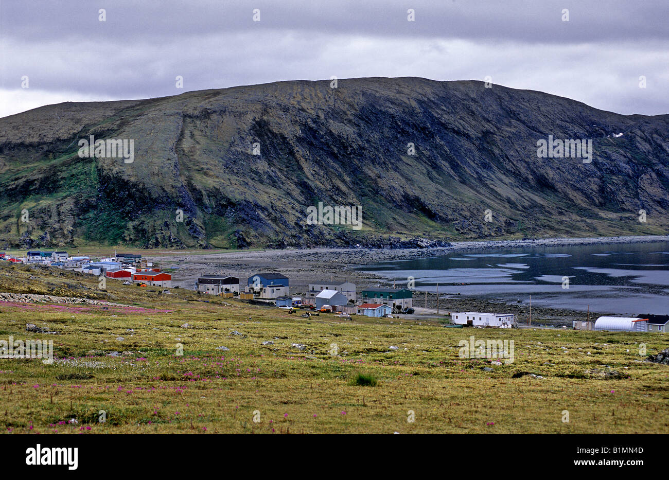La ville de Kangiqsujuaq dans la baie d'Hudson au Canada Banque D