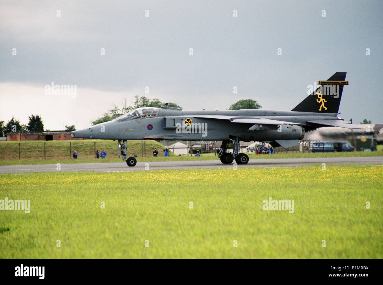 RAF SEPCAT Jaguar GR 3A du 16 e Escadron de réserve à l'atterrissage à Mildenhall après afficher Banque D'Images