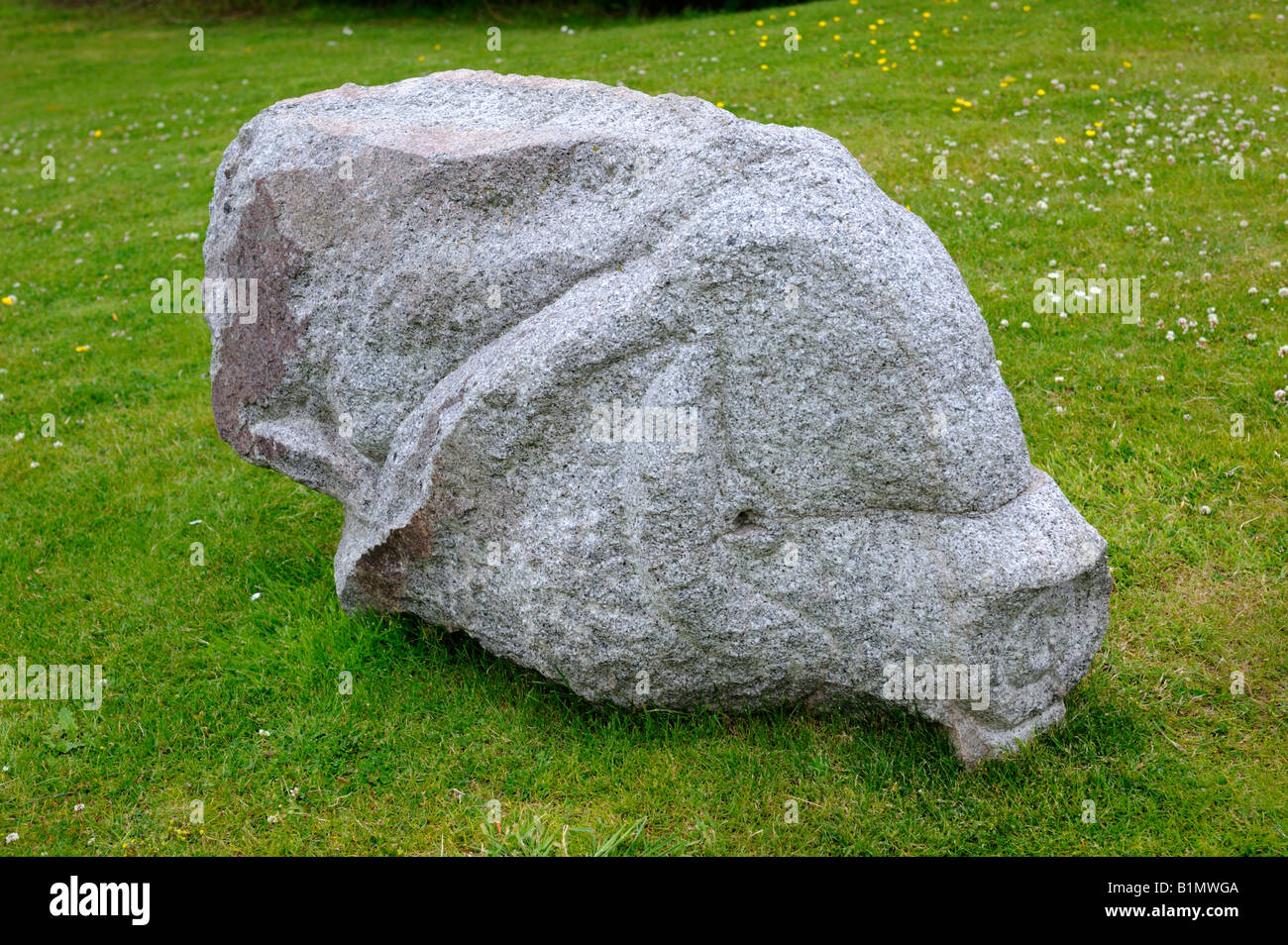 'Le Sanglier avec un museau coupé', 1996, sculptures en plein air par Ronald Rae. Roue de Falkirk, Falkirk, Stirlingshire, Scotland. Banque D'Images