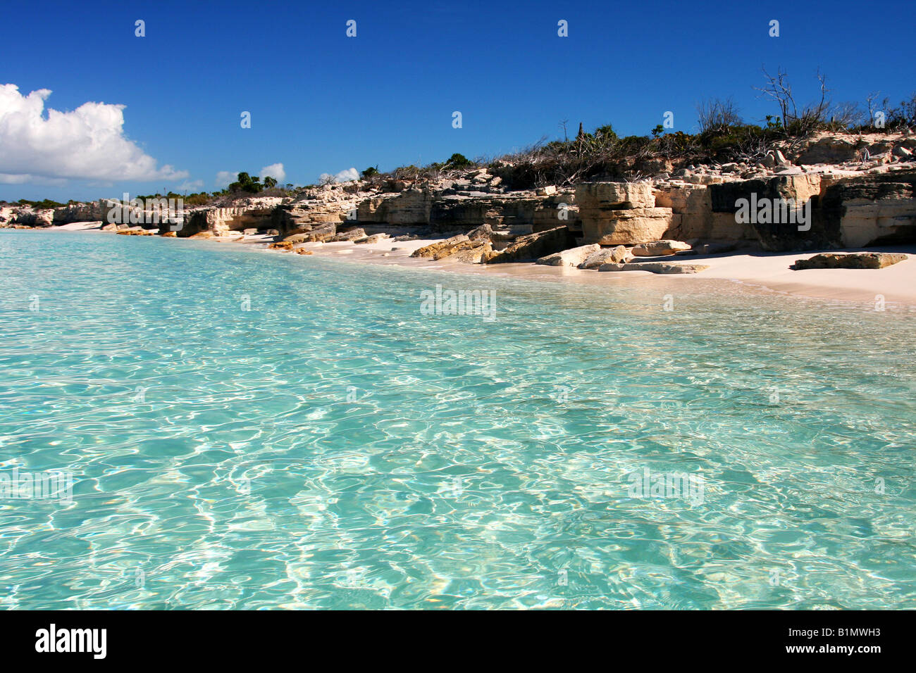 Une plage isolée dans Turks et Caïques Banque D'Images