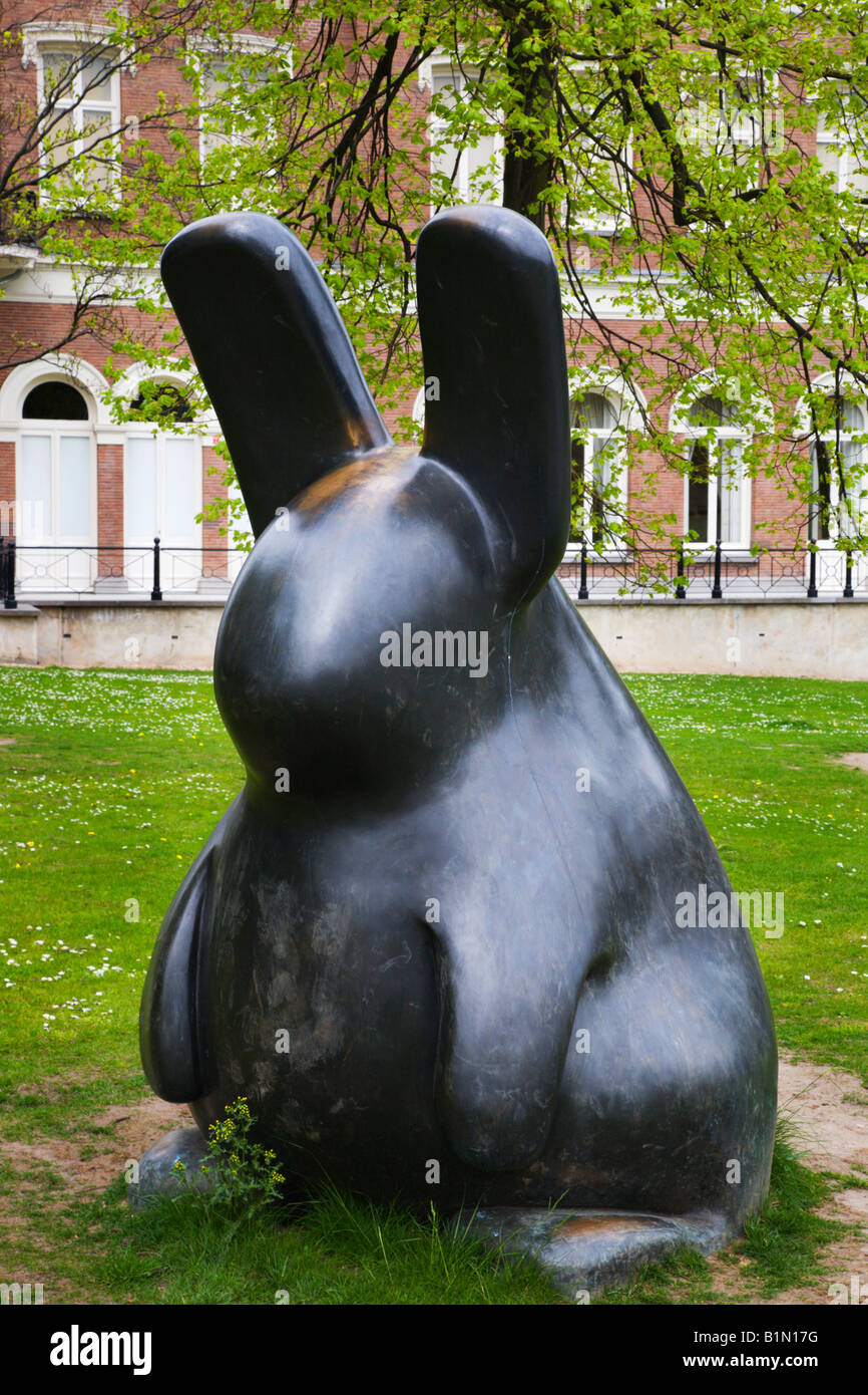 Sculpture de lapin au Kunsthal Rotterdam aux Pays-Bas Banque D'Images