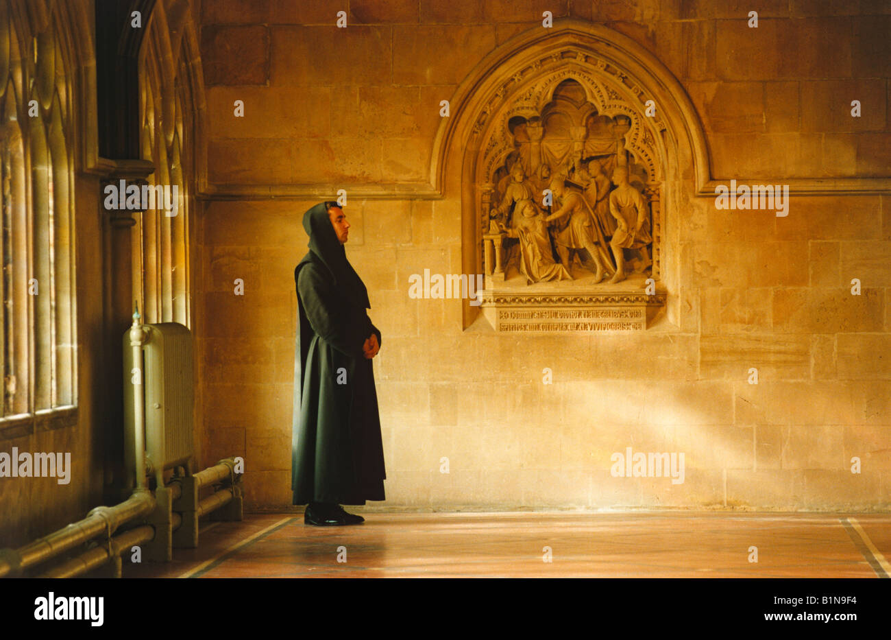Un moine bénédictin à l'abbaye de baisse UK Somerset Banque D'Images