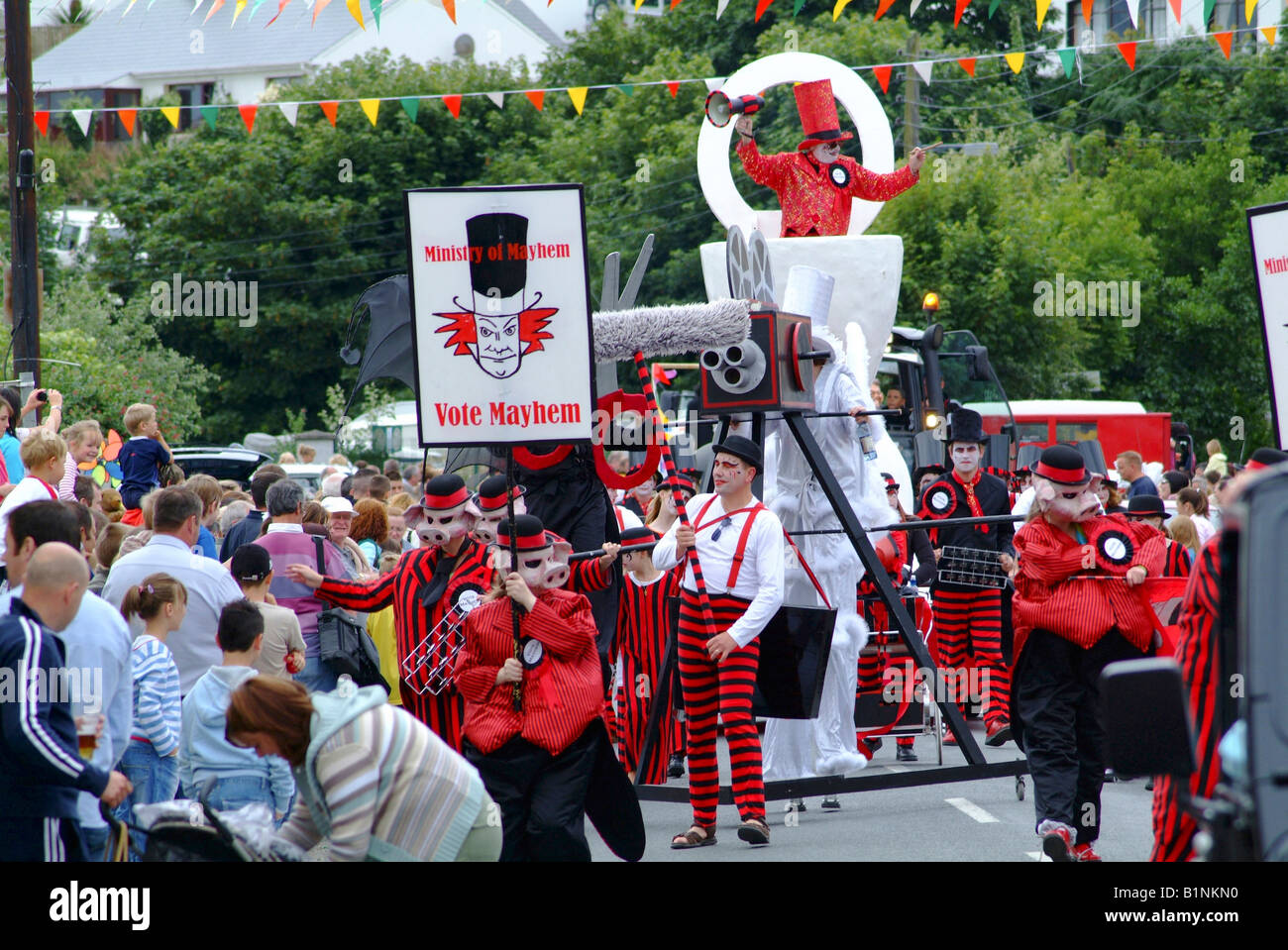 Summer Festival Parade à Donegal Rosguill Downings Co. fête foraine Banque D'Images