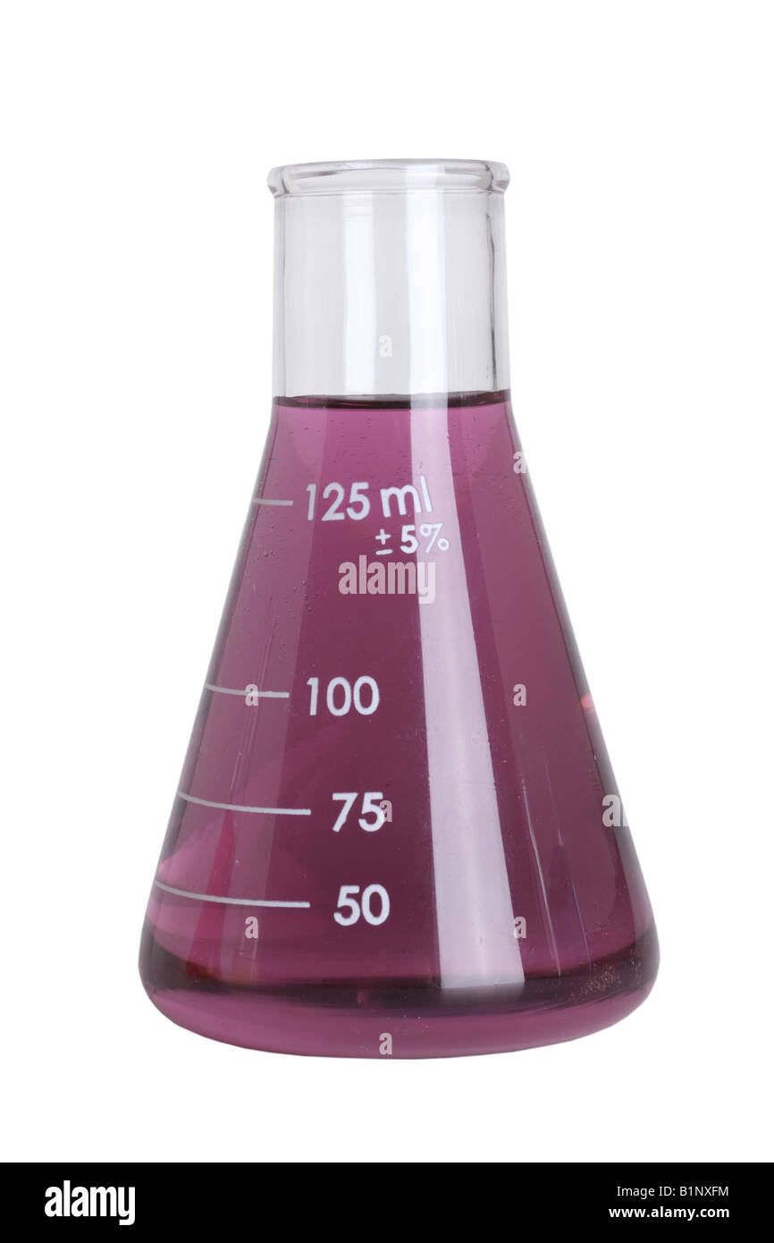 Bécher Science avec liquide coloré découper sur fond blanc Banque D'Images