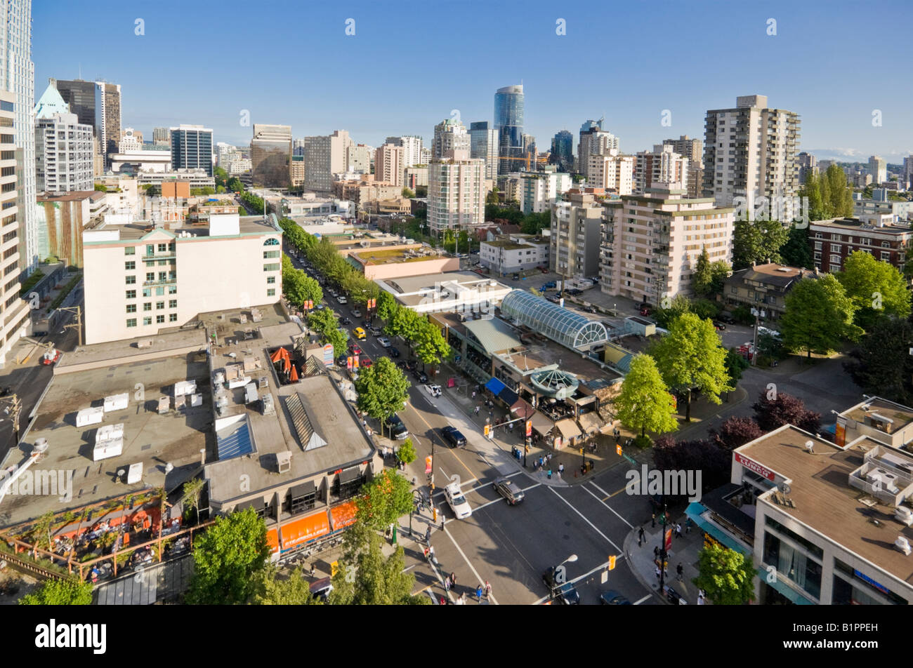 Birds Eye View de Robson Street et les édifices au centre-ville de Vancouver, British Columbia Canada Banque D'Images