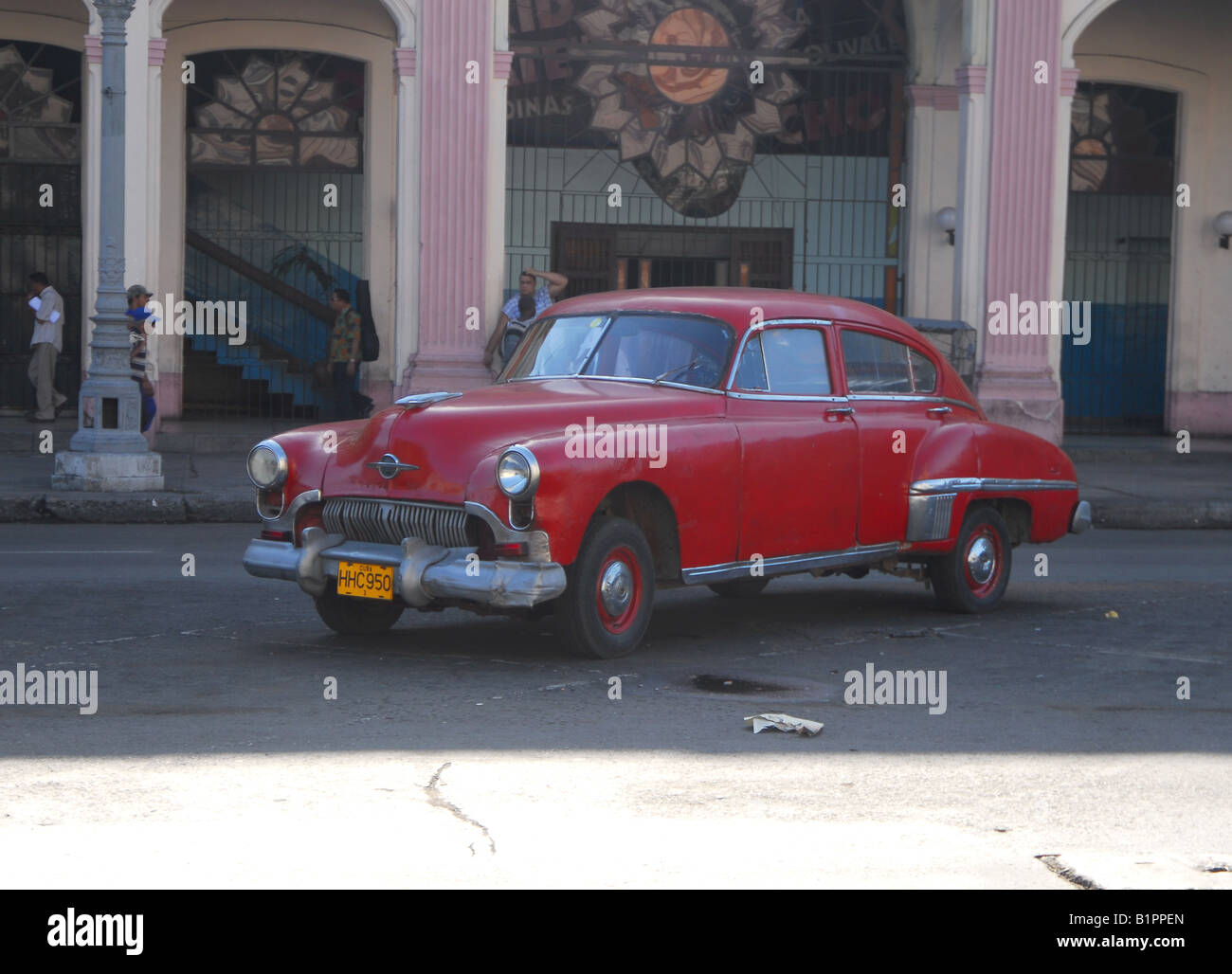 Classic American voiture garée à La Havane Cuba Banque D'Images