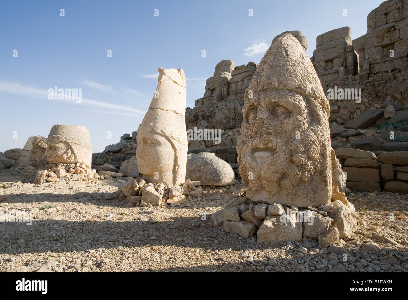 Les têtes colossales au sommet du Mont Nemrut (Nemrut Nemrut Dag) National Park est de l'Anatolie Turquie Banque D'Images