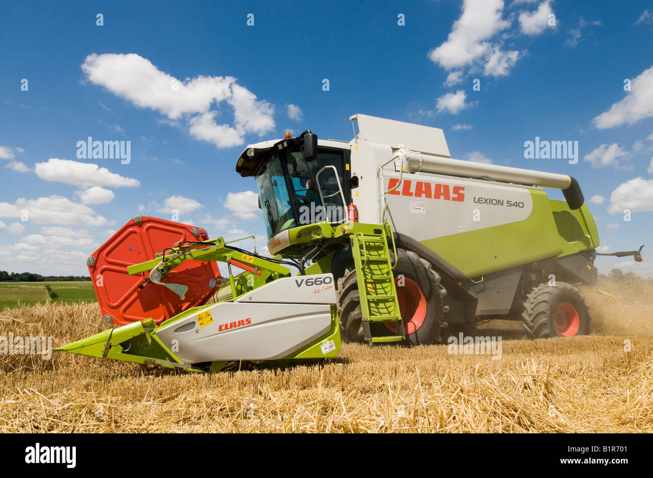 Première sortie du nouveau 'rendmt Lexion Claas 540' à la moissonneuse-batteuse, sud-Touraine, France. Banque D'Images