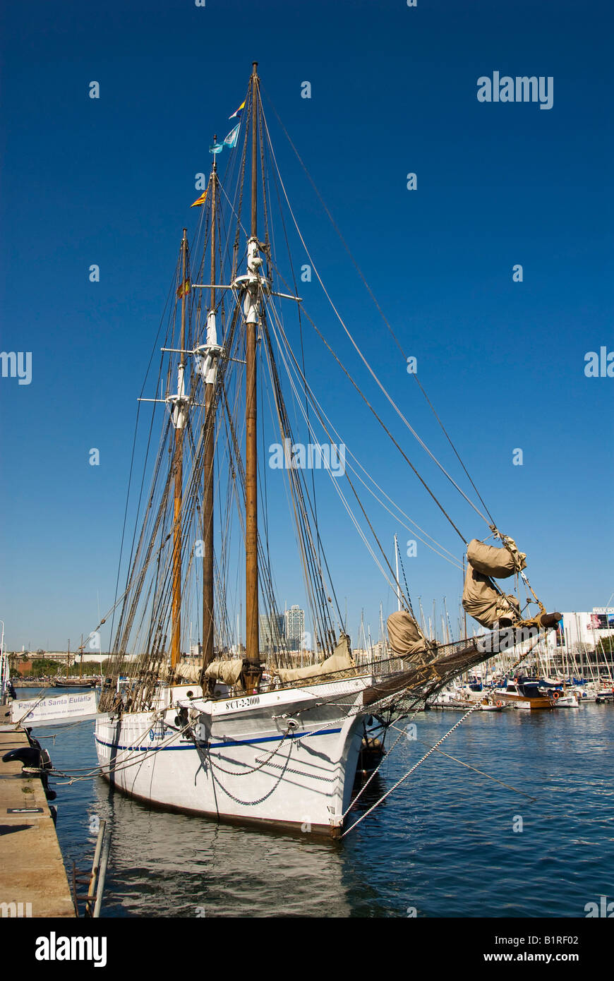 Bateau musée Santa Eulàlia dans le Port Vell, Barcelone, Espagne, Europe Banque D'Images