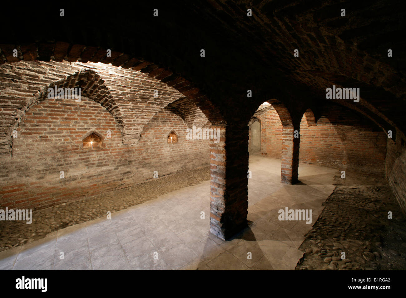 Cave voûtée médiévale, cellier, Muehldorf am Inn, Bavaria, Germany, Europe Banque D'Images