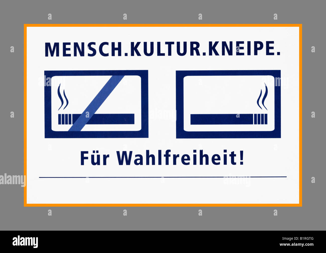 Restaurant sign reading People Culture Pub s'opposant à une interdiction de fumer Banque D'Images