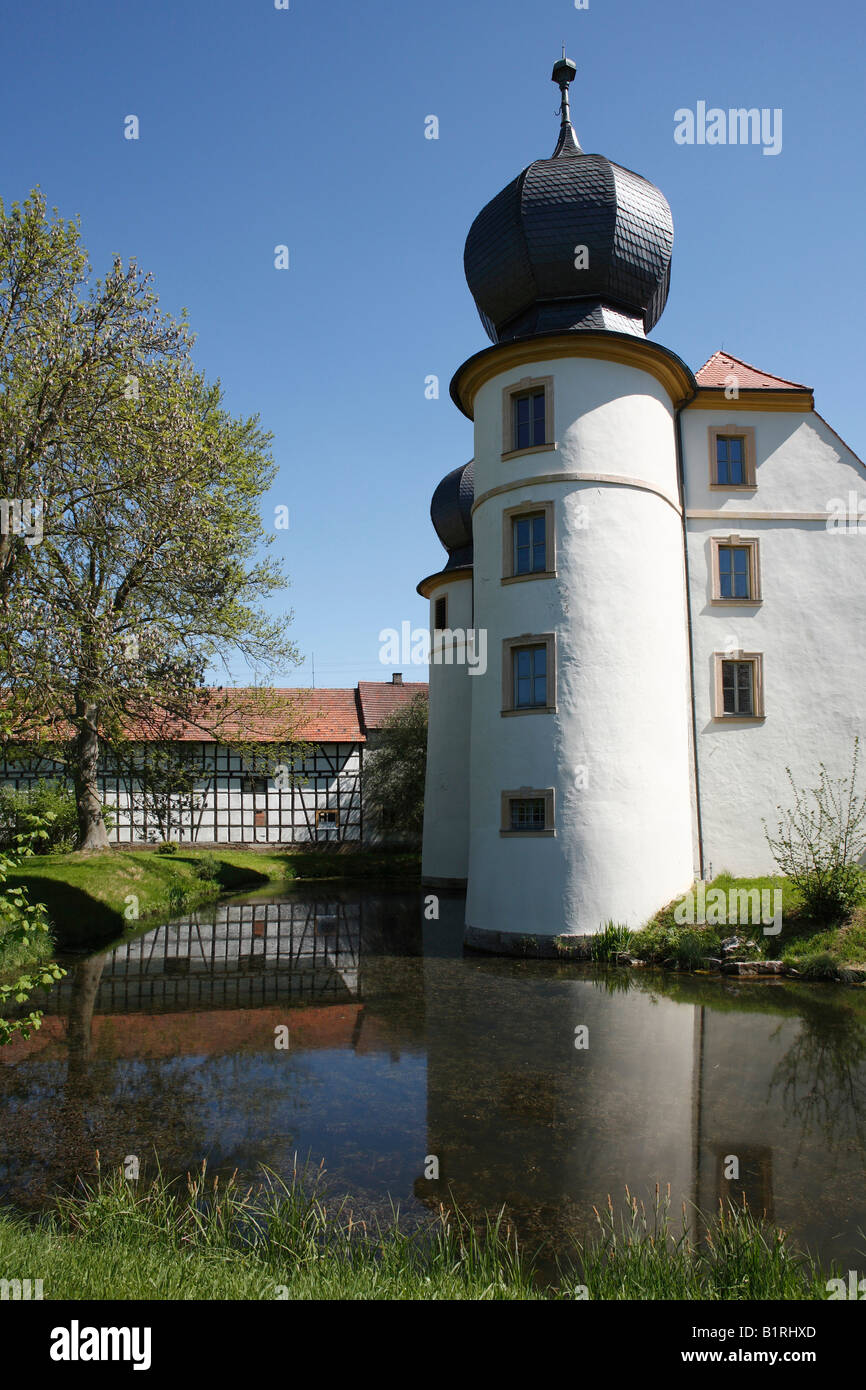 Château avec un fossé de Thundorf, Rhoen Montagnes, Basse Franconie, Bavière, Allemagne, Europe Banque D'Images
