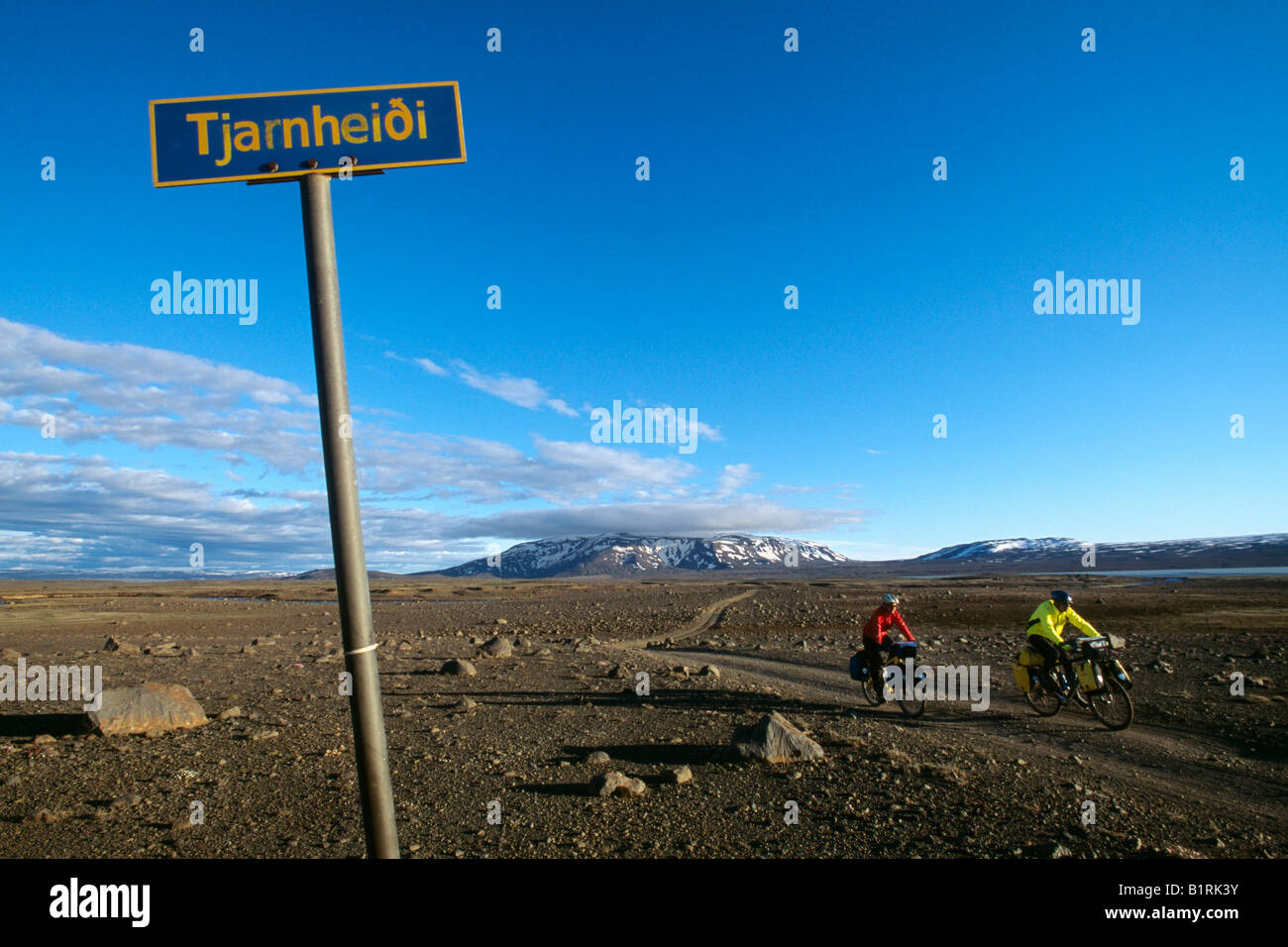 Les cyclistes, Kjoelur Tjarnheidi, itinéraire, Hveravellir, Islande Banque D'Images