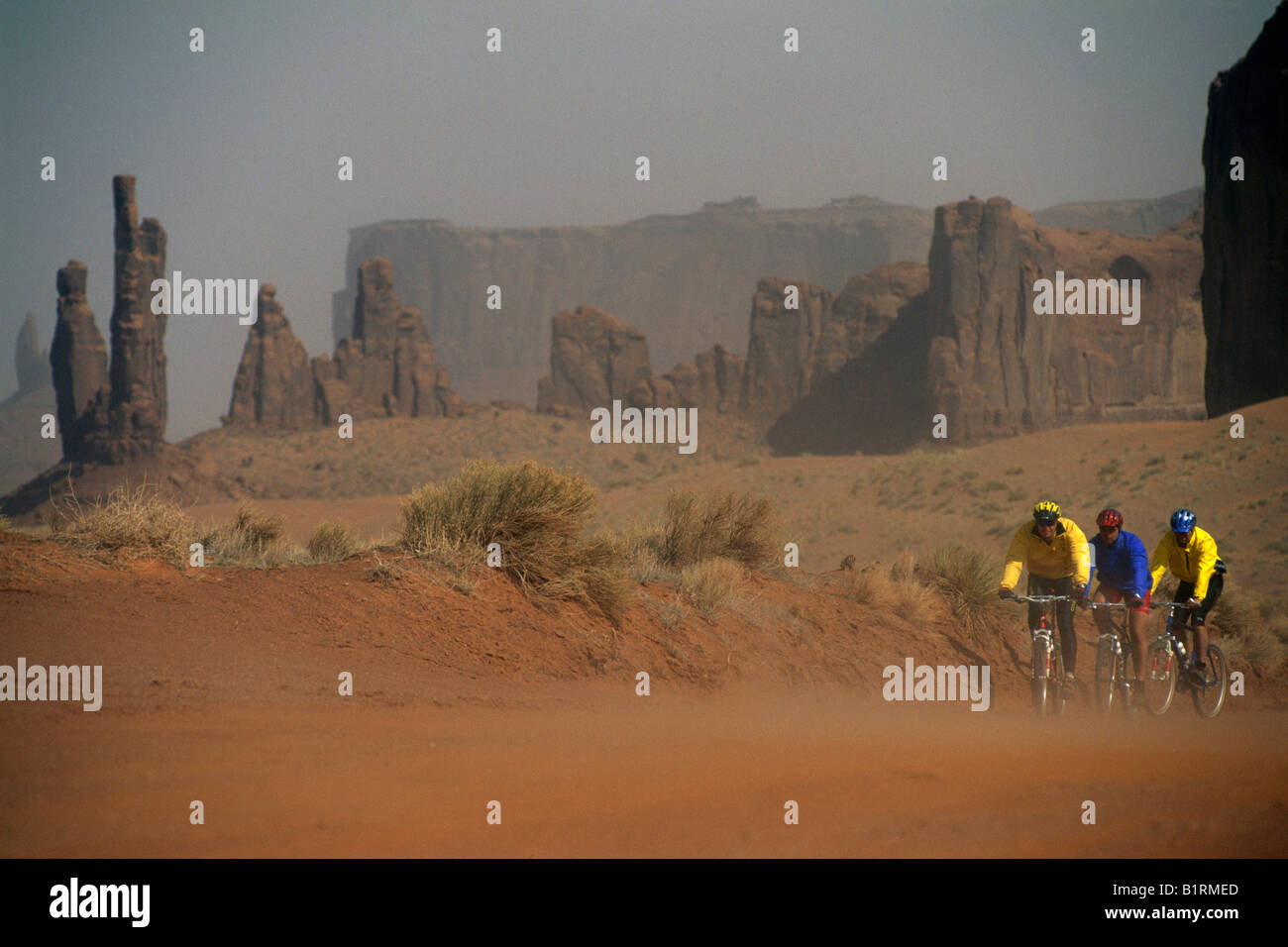 Du vélo de montagne, trekking, Monument valley, Utah, USA Banque D'Images