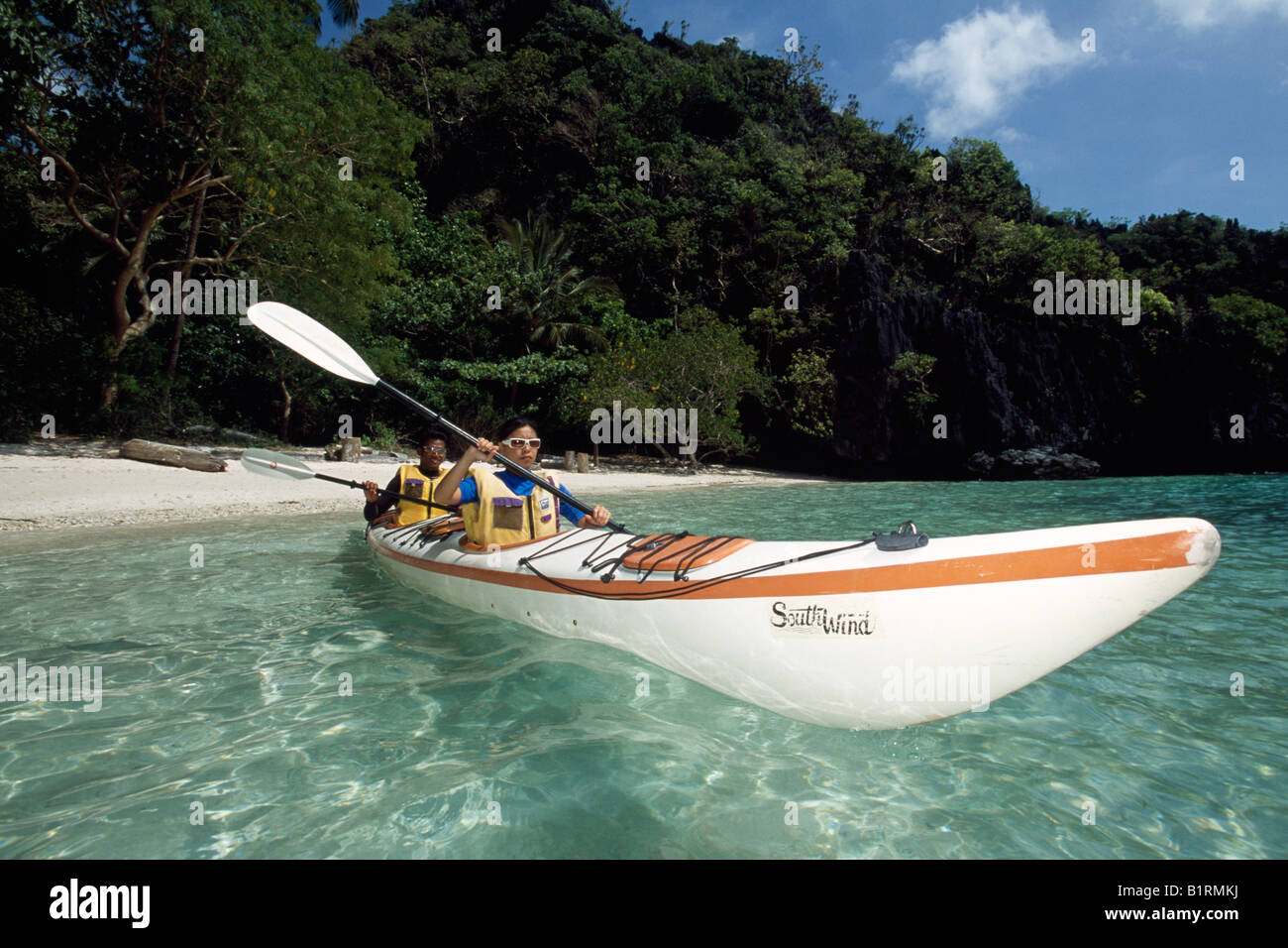 Kayak, El Nido, Bacuit de Miniloc Resort Palawan, Philippines Banque D'Images