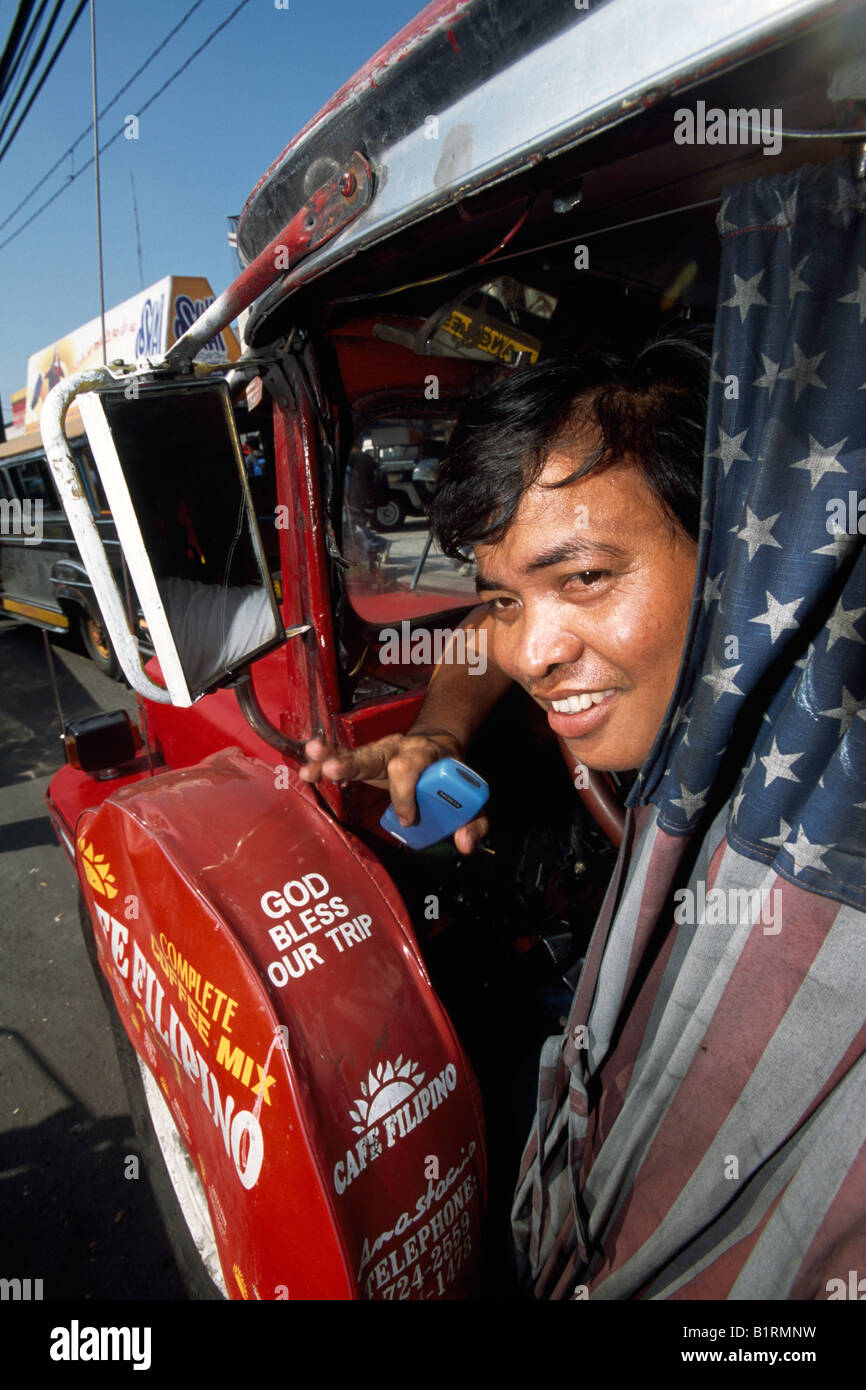 Pilote Jeepney, Philippines Banque D'Images