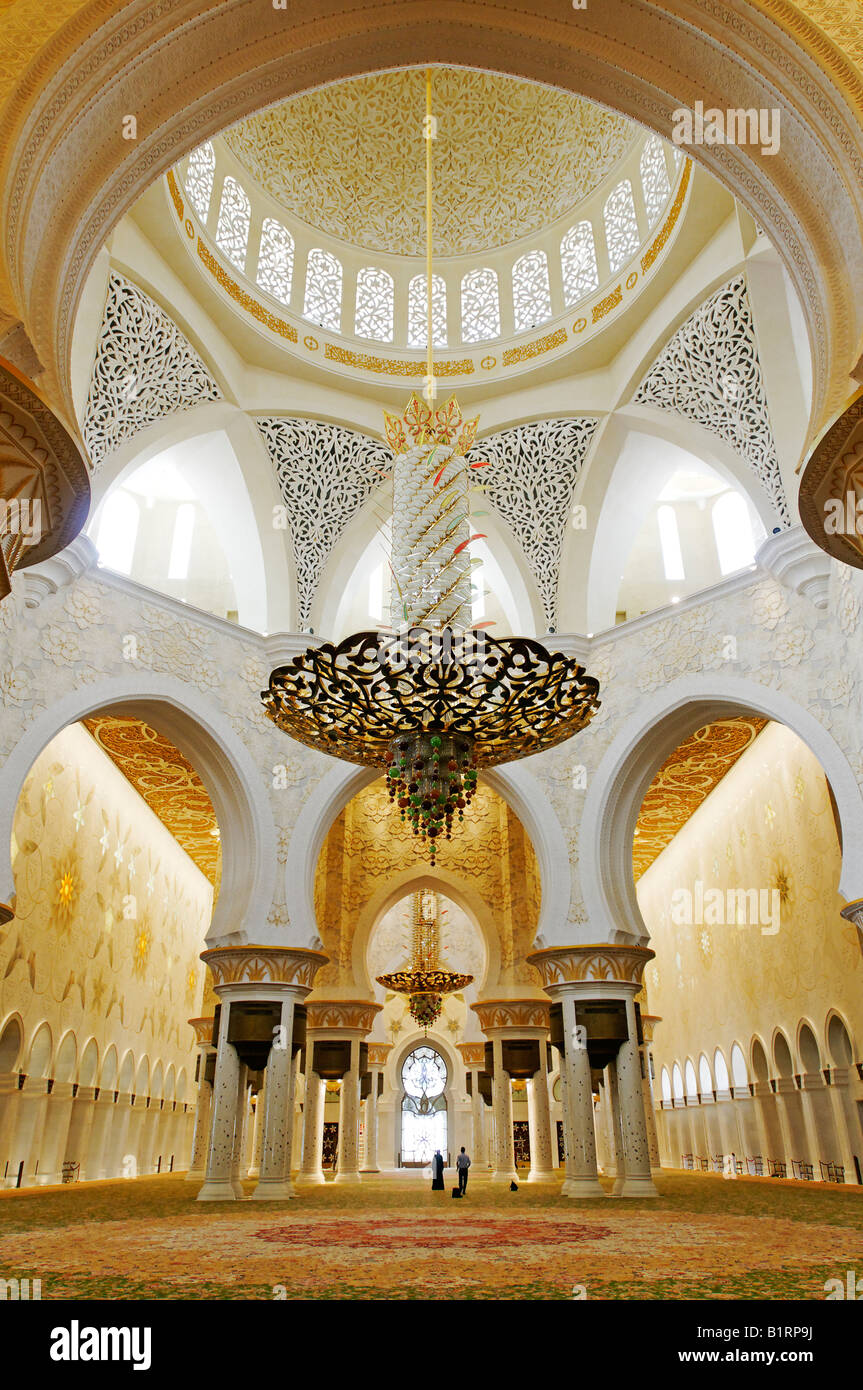 Prier prix de Sheikh Zayed bin Sultan Al Nahjan Mosquée, Grande Mosquée, troisième plus grande mosquée du monde, l'Emirat d'Abu Dhabi, Unite Banque D'Images