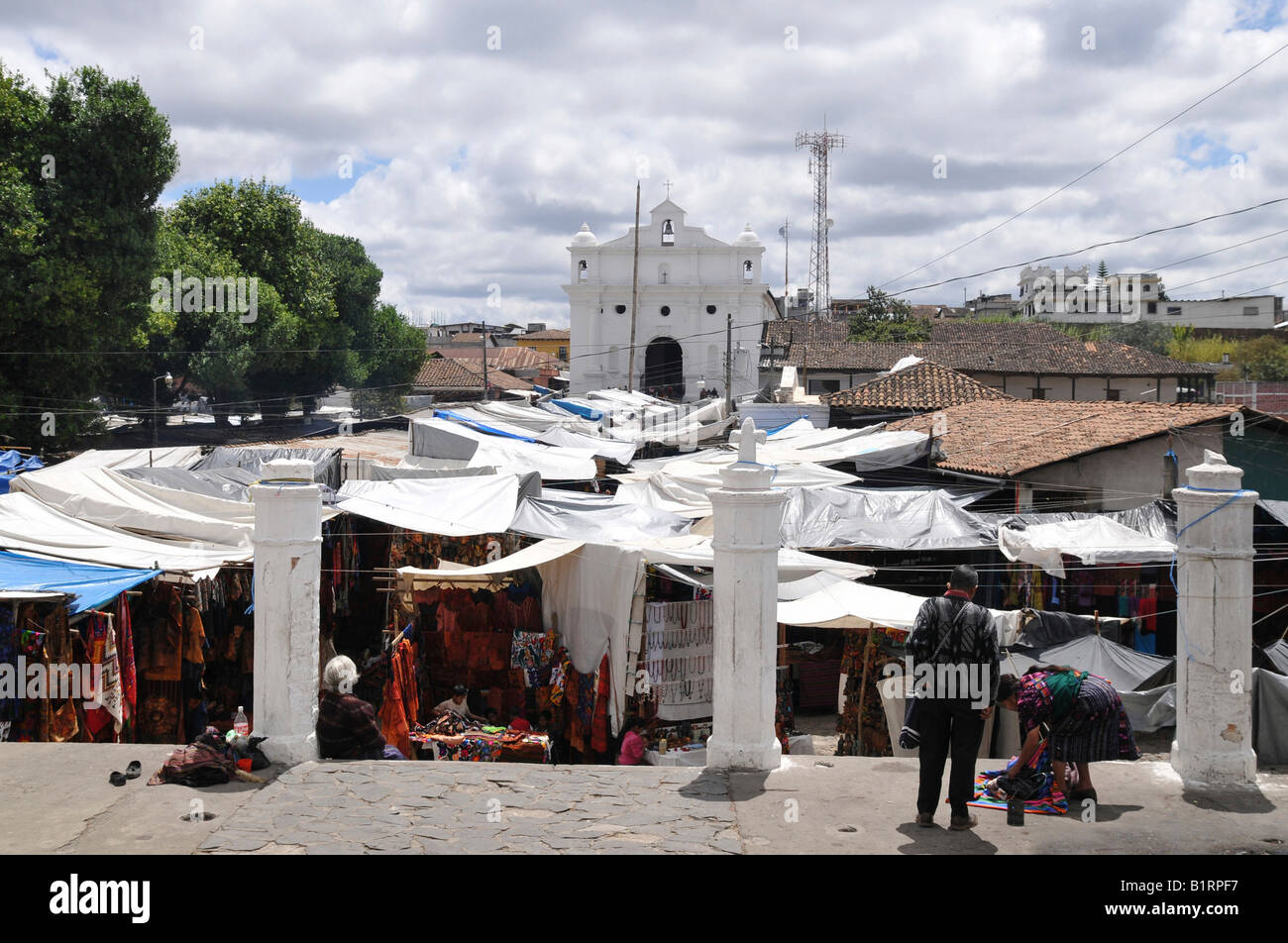 L'église Santo Tomas, Chichicastenango, Guatemala, Amérique Centrale Banque D'Images