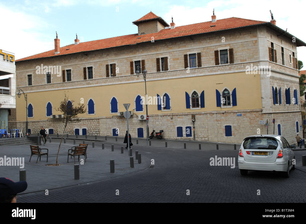 De vieux bâtiments colorés dans le centre de Jérusalem Ouest Banque D'Images