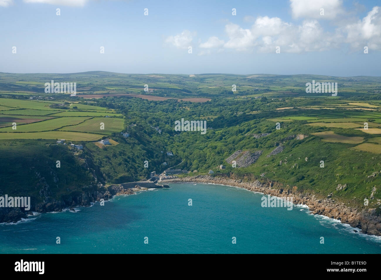 Lamorna Cove vue aérienne West Penwith Cornwall England GB Grande Bretagne UK Royaume-Uni Îles britanniques Europe Banque D'Images